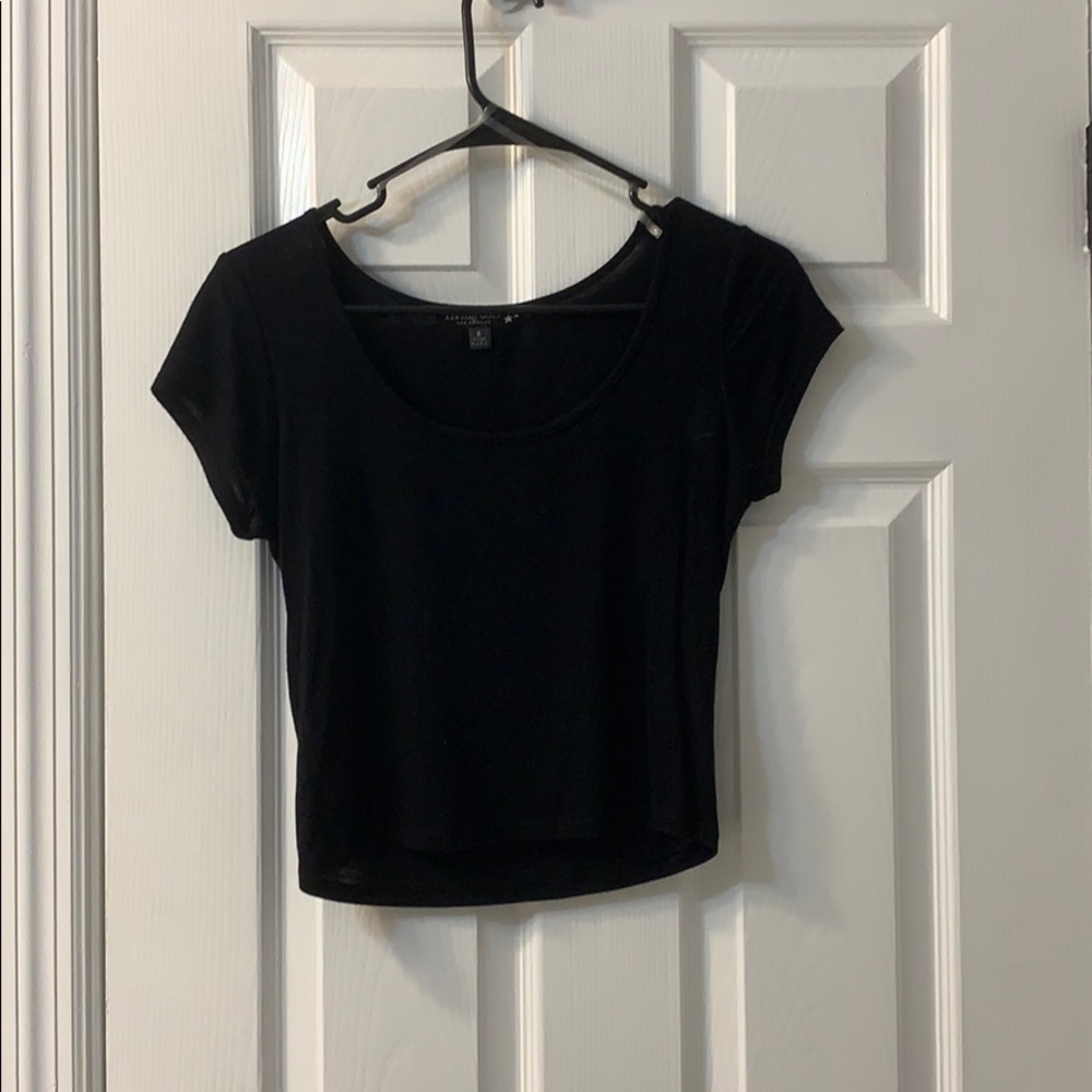 Black scoop neck crop top
